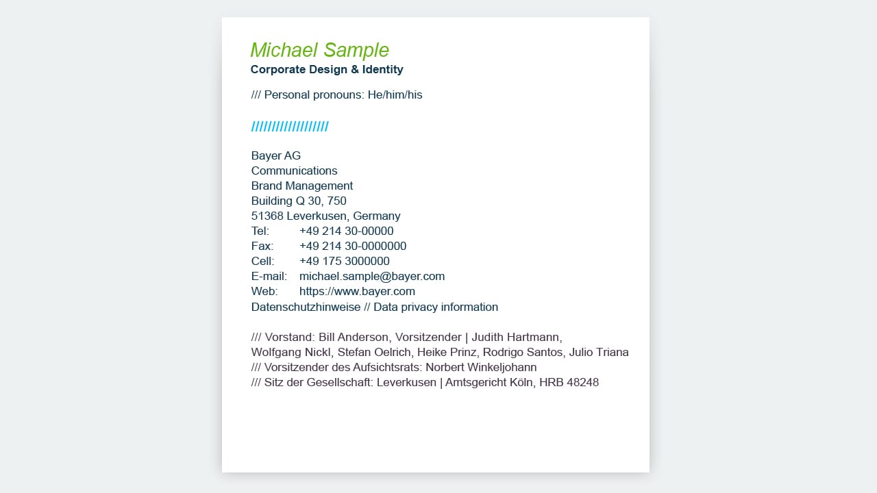 Optional addition of personal pronouns as part of the mail footer