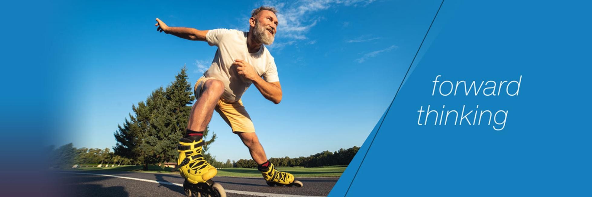 Man on inline skates and Text: forward thinking