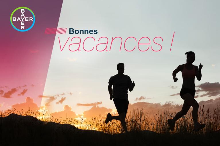 Silhouettes of two people jogging at sunset, with "Bonnes vacances!" text and a Bayer logo in the top left corner.