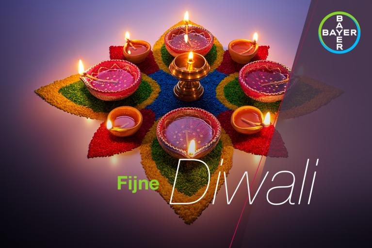 Fijne Diwali, candles arranged in the shape of a lotus flower