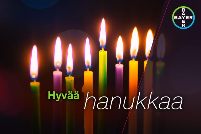 Hyvää hanukkaa, burning candles